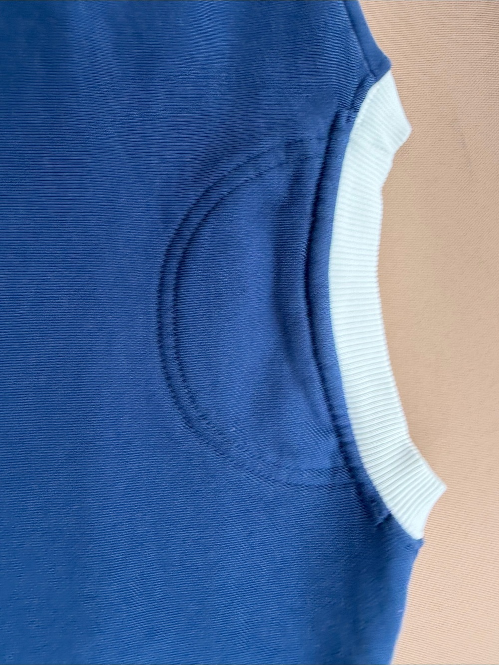Reebok x ANINEBING White and Blue Logo Crewneck Sweater size Medium/Large - Picture 6 of 12
